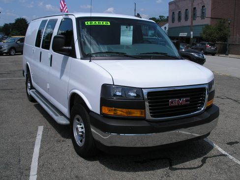 Used 2023 GMC Savana 2500 image 2