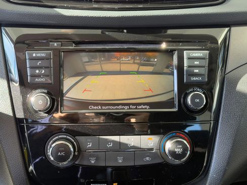 Used 2022 Nissan Rogue Sport S image 19