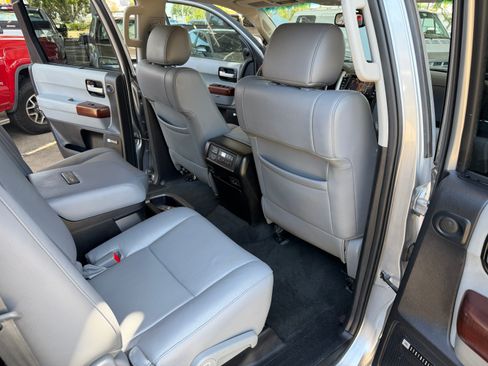 Used 2013 Toyota Sequoia 4WD Platinum image 26