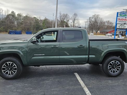 Used 2021 Toyota Tacoma image 2