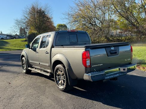 Used 2016 Nissan Frontier SV image 6