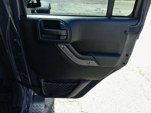 Used 2017 Jeep Wrangler Unlimited Sport S image 30