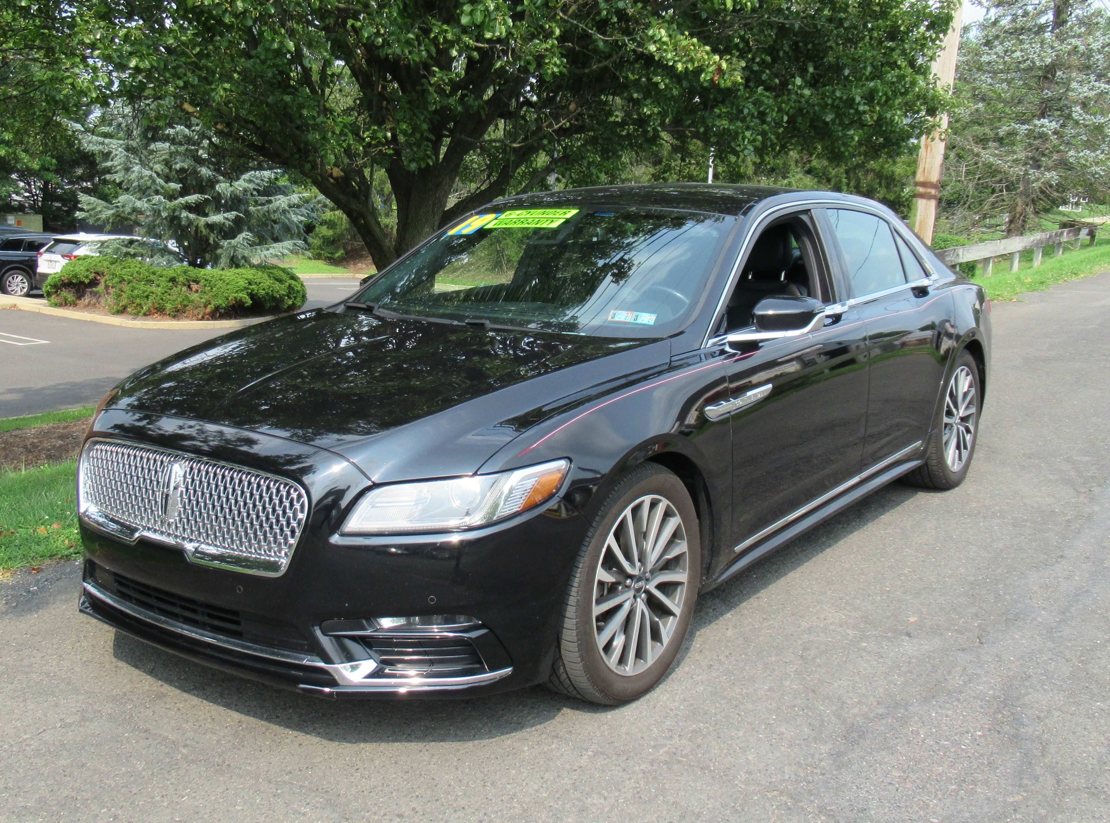 Used 2019 Lincoln Continental AWD Select image 2