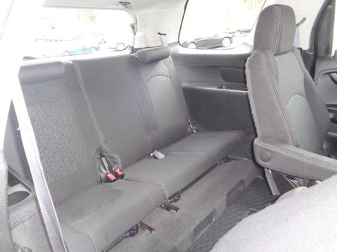 Used 2014 GMC Acadia SLE image 9