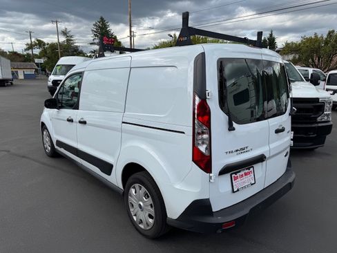 Used 2019 Ford Transit Connect XLT image 2