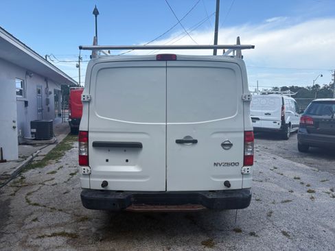 Used 2017 Nissan NV 2500 RWD image 4