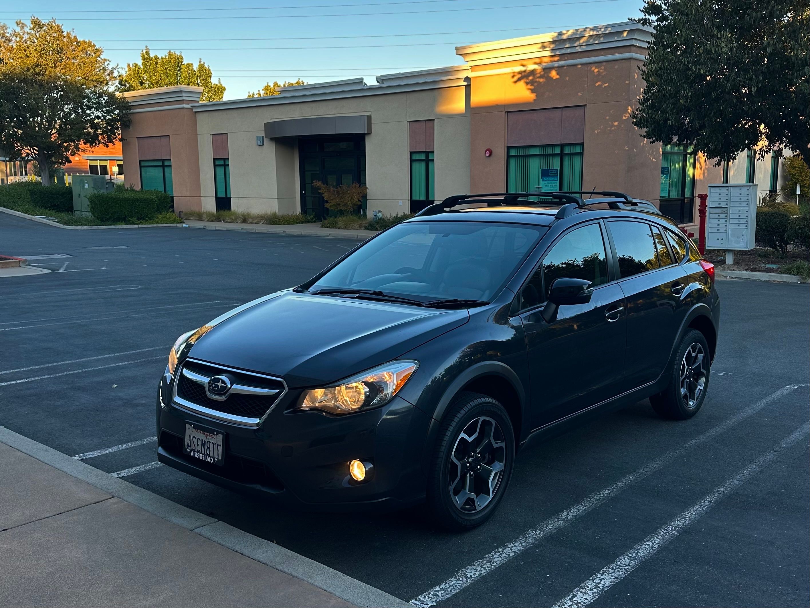 Used 2015 Subaru XV Crosstrek 2.0i Limited AWD/4WD image 2