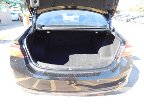 Used 2018 Chevrolet Malibu LT image 8