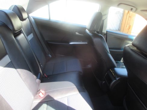 Used 2012 Toyota Camry SE image 10