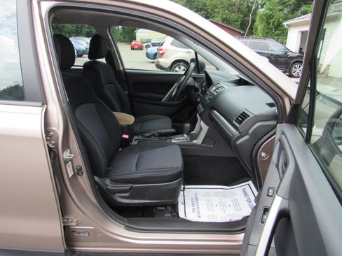 Used 2014 Subaru Forester 2.5i AWD/4WD image 19