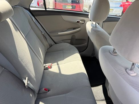 Used 2013 Toyota Corolla LE image 20