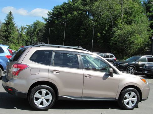 Used 2014 Subaru Forester 2.5i Premium AWD/4WD image 10