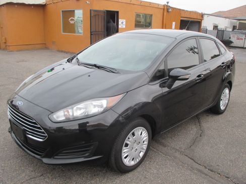 Used 2015 Ford Fiesta SE image 15