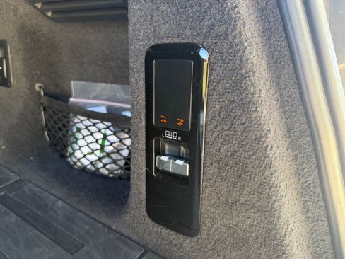 Used 2024 Land Rover Range Rover Sport Dynamic SE image 47