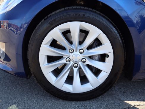 Used 2018 Tesla Model S 100D image 42