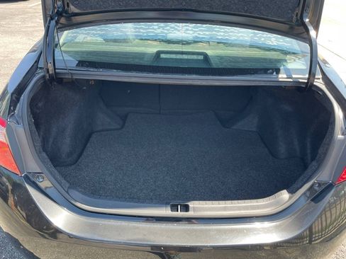 Used 2017 Toyota Corolla LE image 22