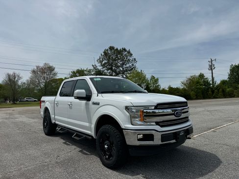 Used 2020 Ford F150 Lariat image 2