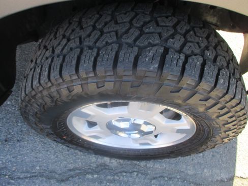 Used 2014 Ford F150 STX image 22