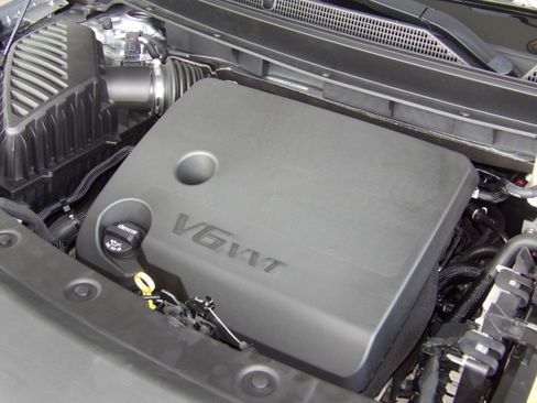 Used 2023 Buick Enclave Essence FWD image 14