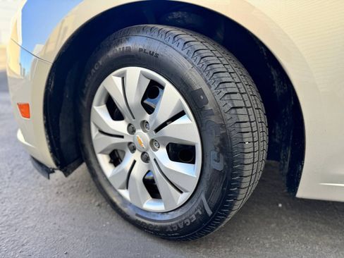 Used 2013 Chevrolet Cruze LS image 14