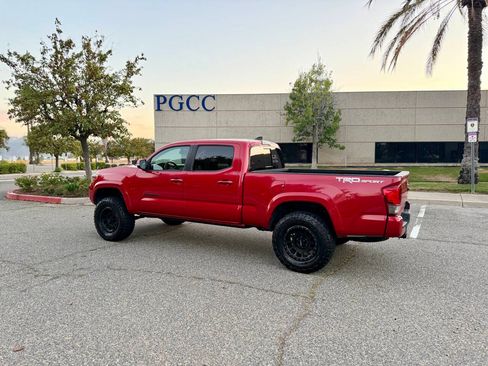 Used 2017 Toyota Tacoma TRD Sport Pickup 4D 6 ft RWD image 16