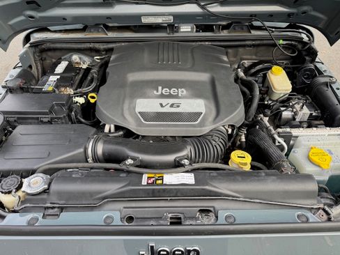 Used 2014 Jeep Wrangler Unlimited Sport image 16