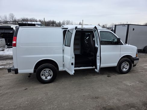 Used 2023 Chevrolet Express 2500 image 11