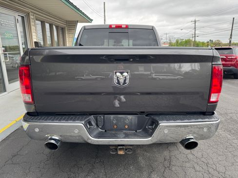 Used 2017 RAM 1500 4x4 Crew Cab Big Horn image 5