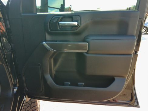 Used 2022 GMC Sierra 2500 AT4 image 50