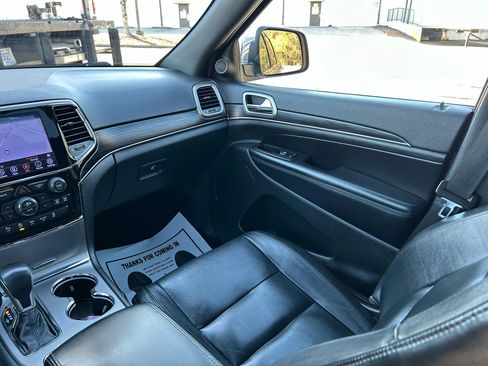Used 2019 Jeep Grand Cherokee Limited image 40