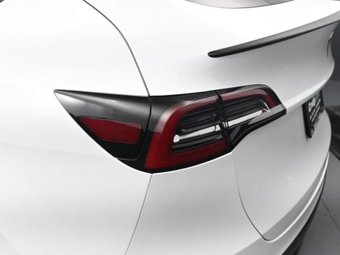 Used 2021 Tesla Model Y Performance image 13