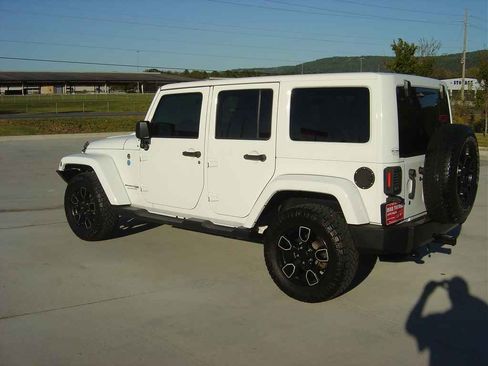 Used 2018 Jeep Wrangler 4xe Unlimited Sahara image 2