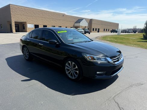 Used 2015 Honda Accord Sport image 3
