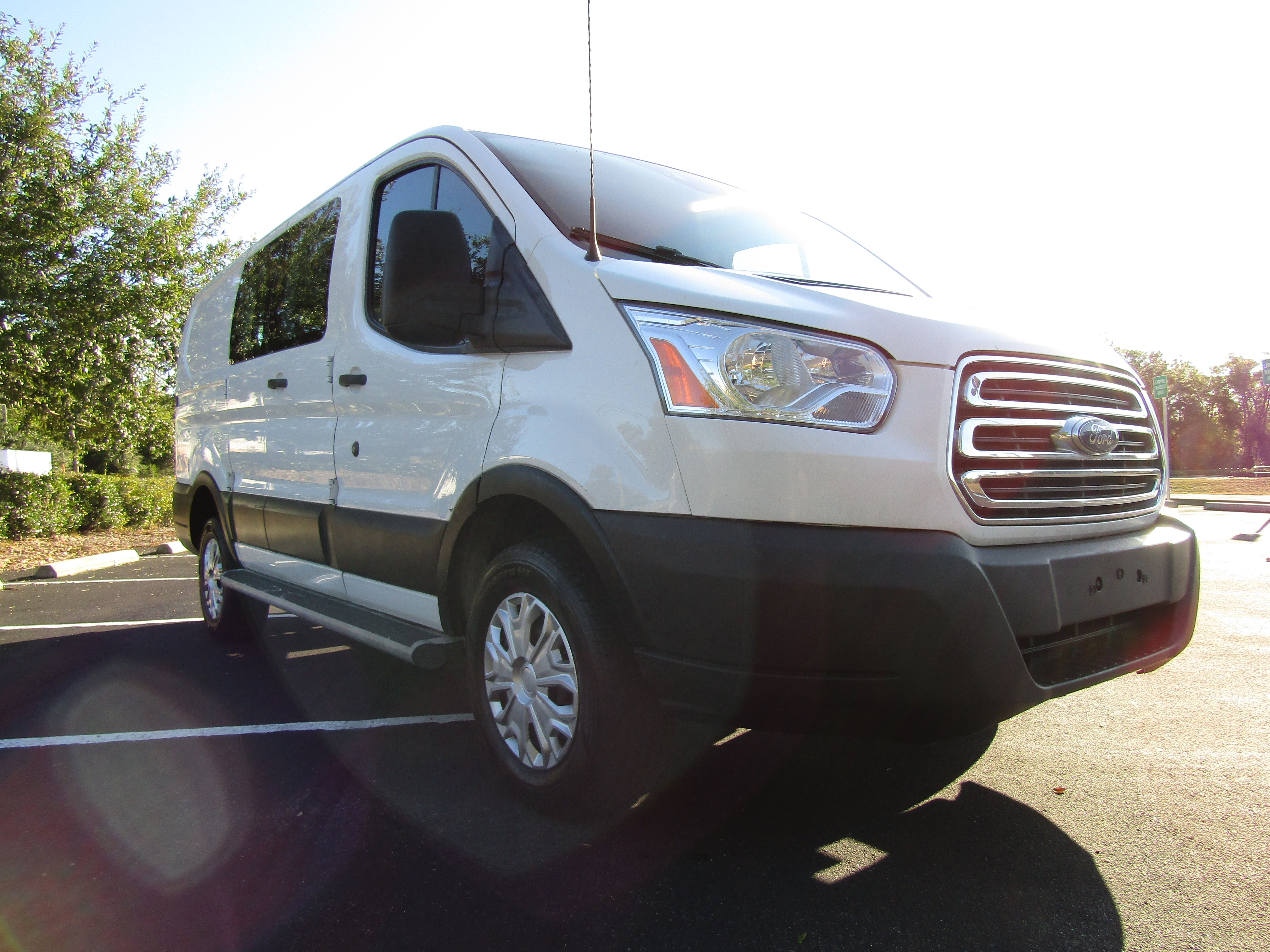 Used 2019 Ford Transit 250 130 Low Roof RWD image 7