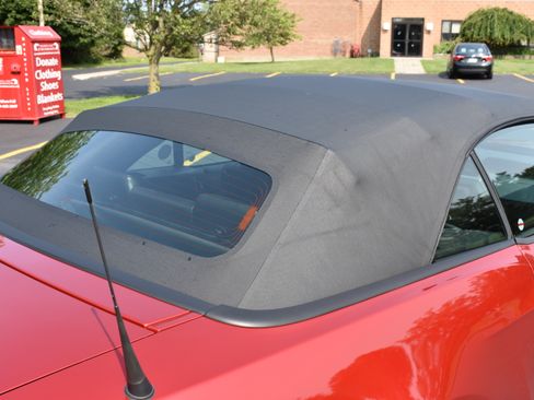 Used 2010 Ford Mustang Convertible RWD image 9