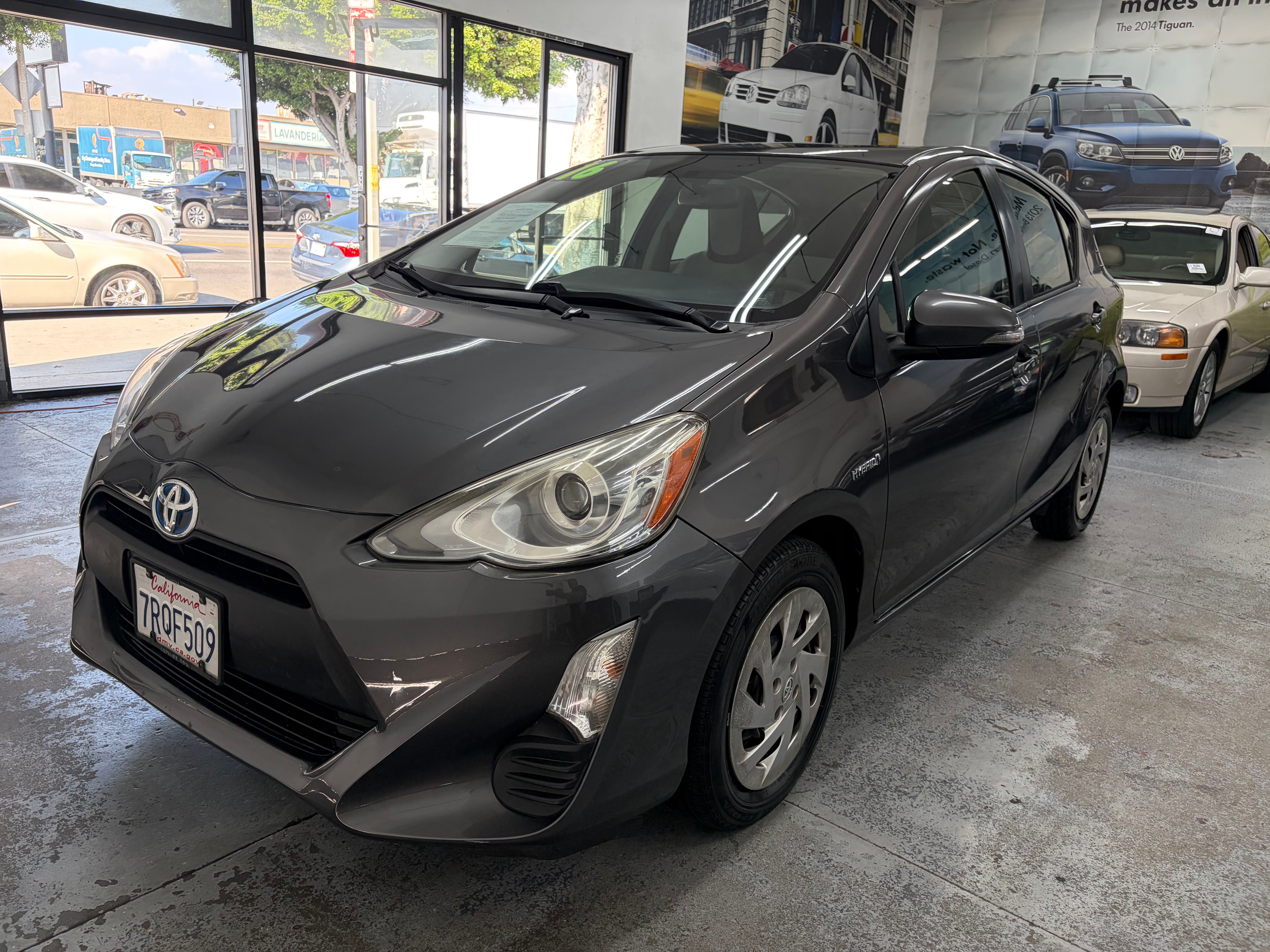 Used 2016 Toyota Prius C One FWD image 3