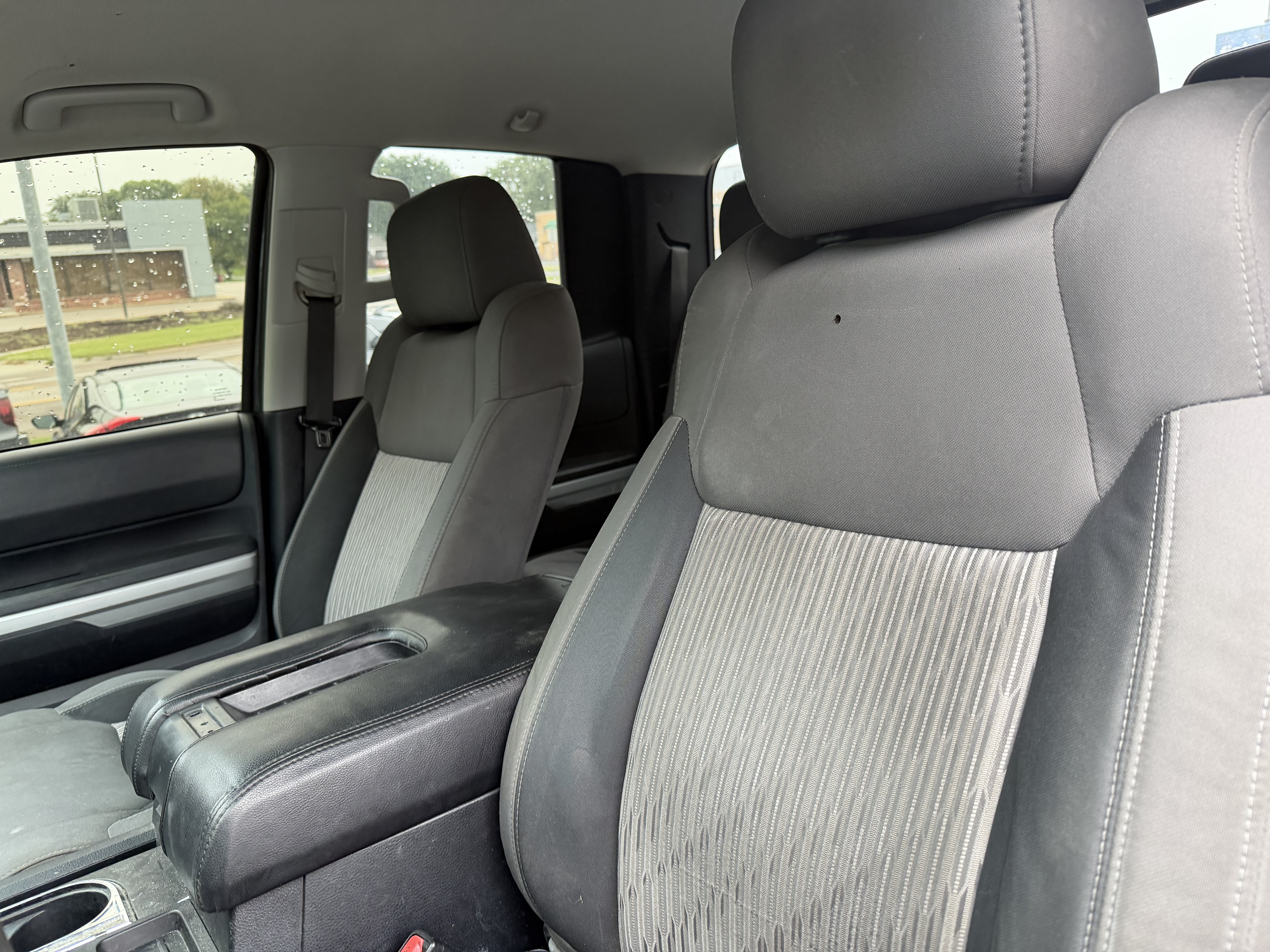 Used 2014 Toyota Tundra 4x4 Double Cab SR5 image 16