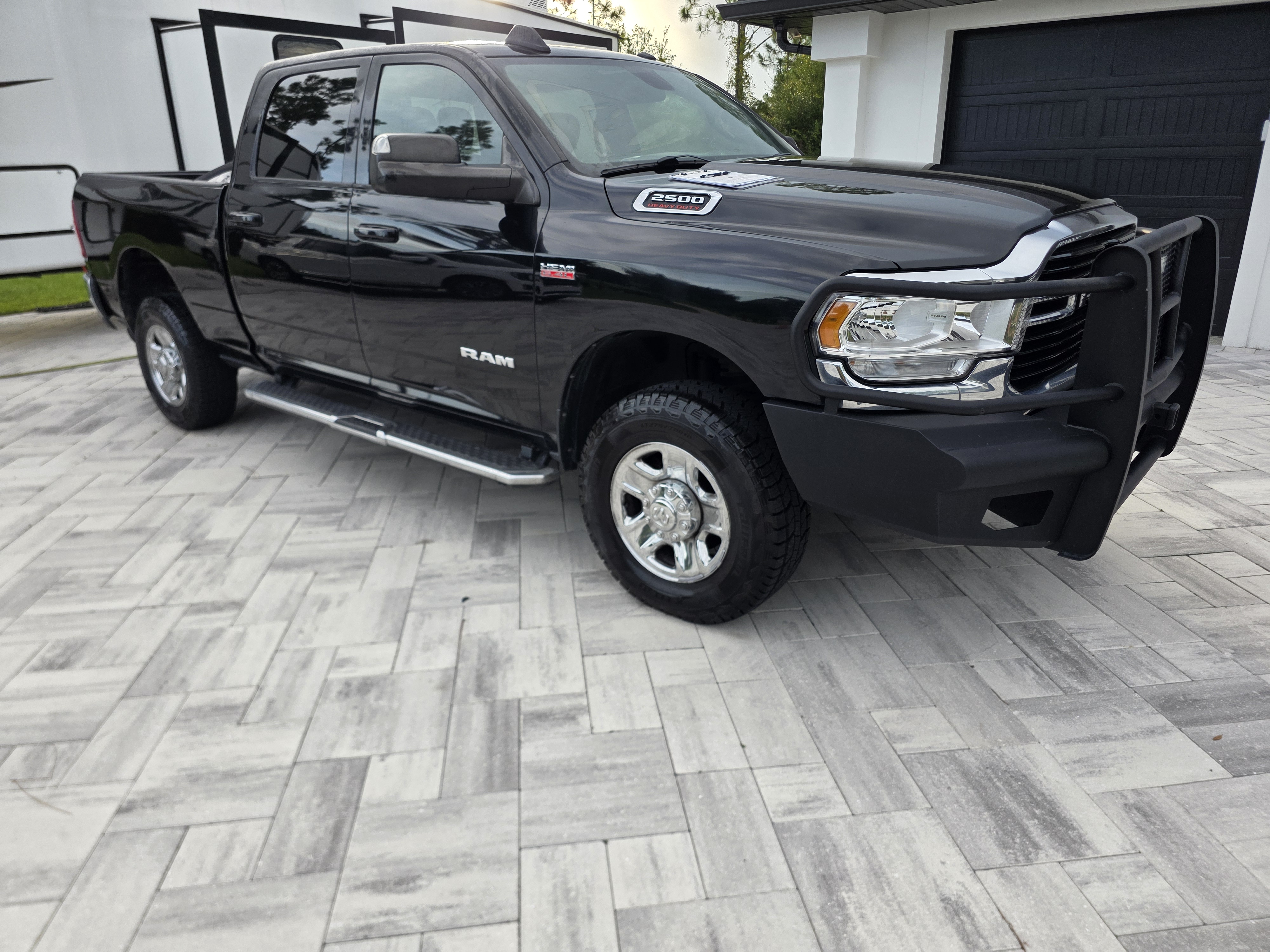 Used 2021 RAM 2500 4x4 Crew Cab Big Horn image 3