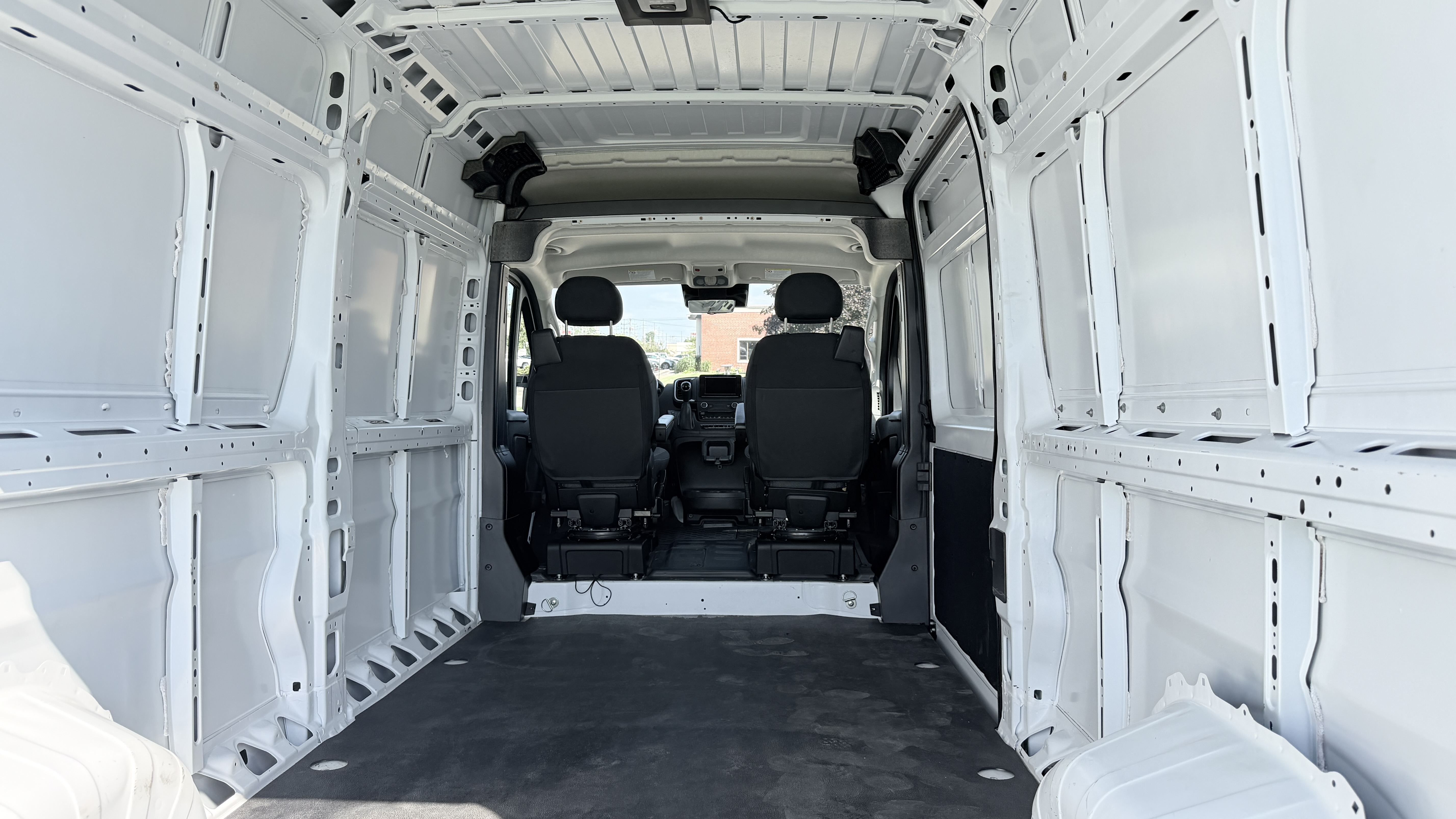 Used 2024 RAM ProMaster 2500 159 High Roof FWD image 10