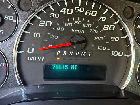 Used 2012 Chevrolet Express 2500 image 17