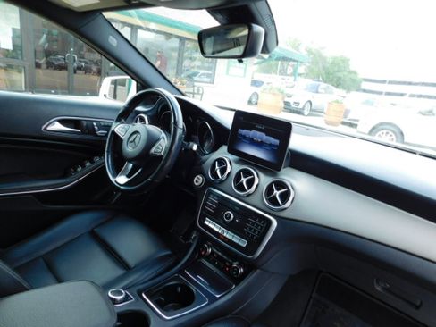 Used 2019 Mercedes-Benz GLA 250 image 24