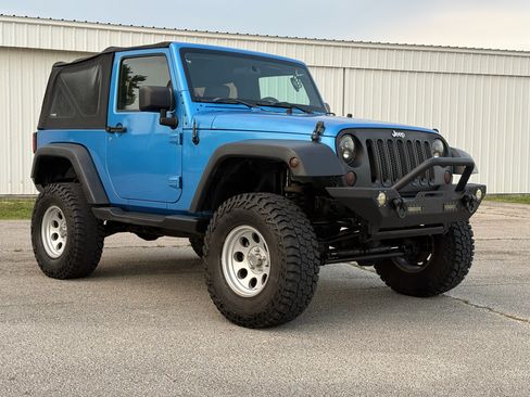 Used 2010 Jeep Wrangler 4WD Sport image 11