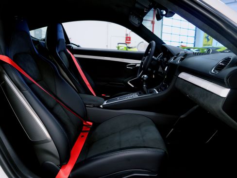 Used 2024 Porsche 718 Cayman GTS image 22