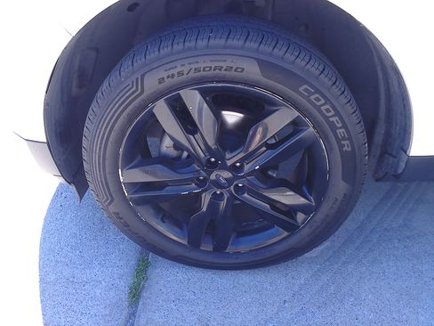 Used 2013 Ford Edge SEL image 37