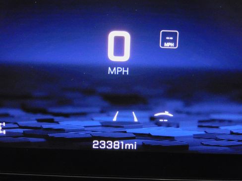 Used 2025 Chevrolet Tahoe 4WD LT image 33