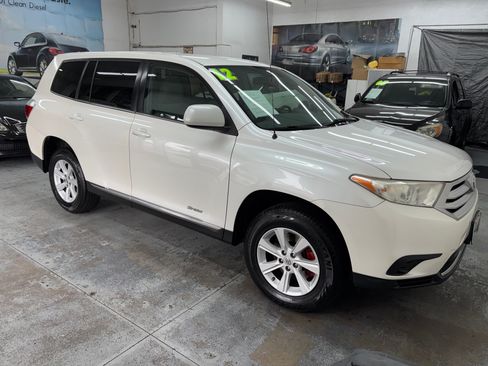 Used 2012 Toyota Highlander Sport image 10