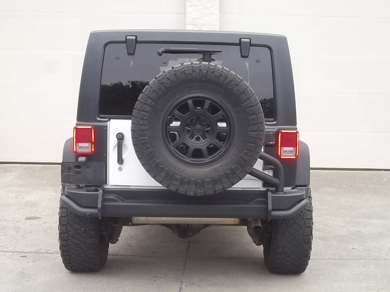 Used 2017 Jeep Wrangler 4WD Unlimited Sport image 5