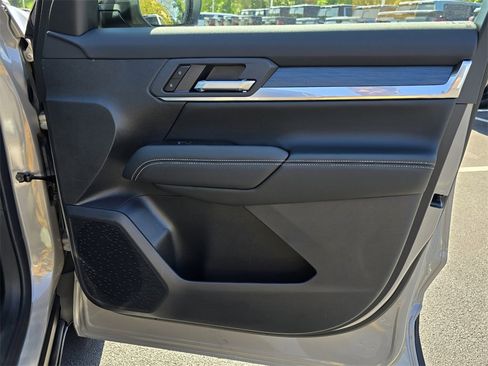 New 2026 GMC Terrain Elevation w/ Elevation Premium Package image 32