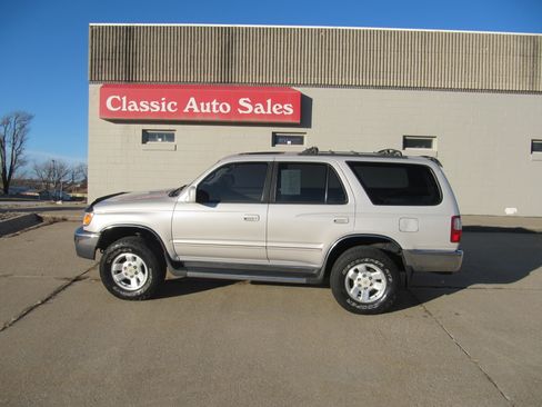 Used 1999 Toyota 4Runner SR5 Premium image 4
