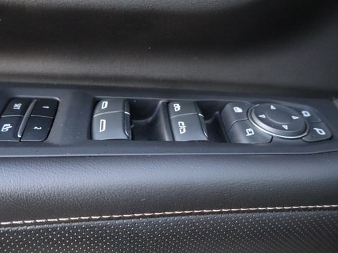 Used 2021 Chevrolet Suburban Premier image 36